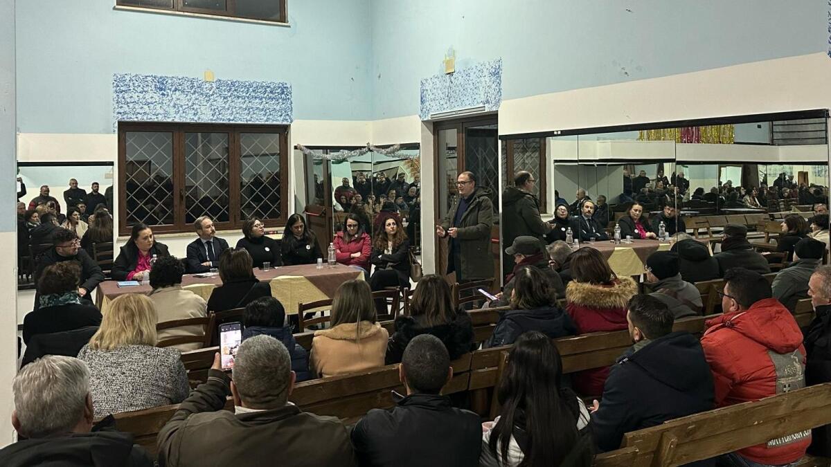 Il Comitato per la difesa del diritto alla salute a Parenti: «Questo territorio non può essere abbandonato» -