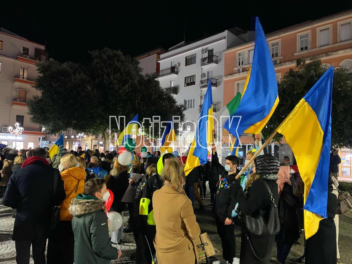 Crotone - Mobilitazione contro la guerra, a due anni dal conflitto in Ucraina - 