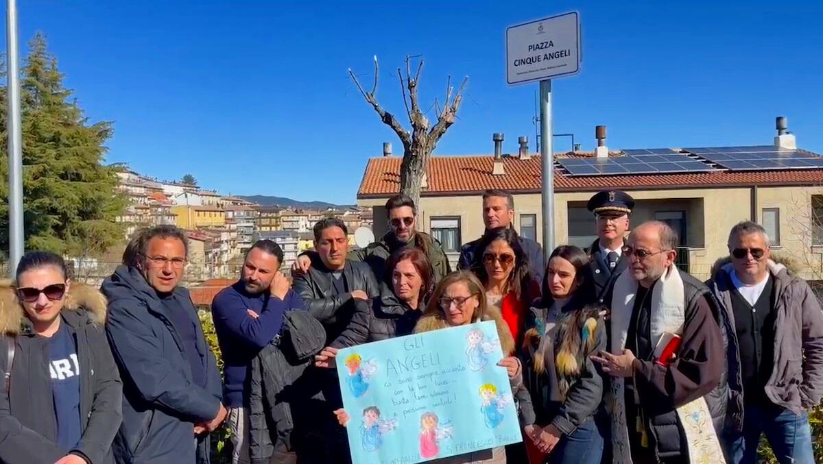 A San Giovanni in Fiore inaugurata "Piazza cinque angeli", in memoria delle cinque vittime della SS 107 - 