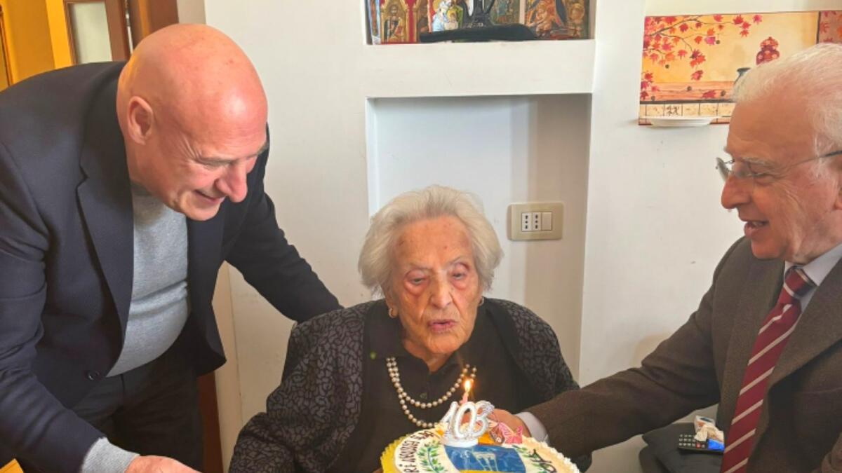 Auguri a Nonna Ilda: Crotone festeggia i suoi 103 anni - 
