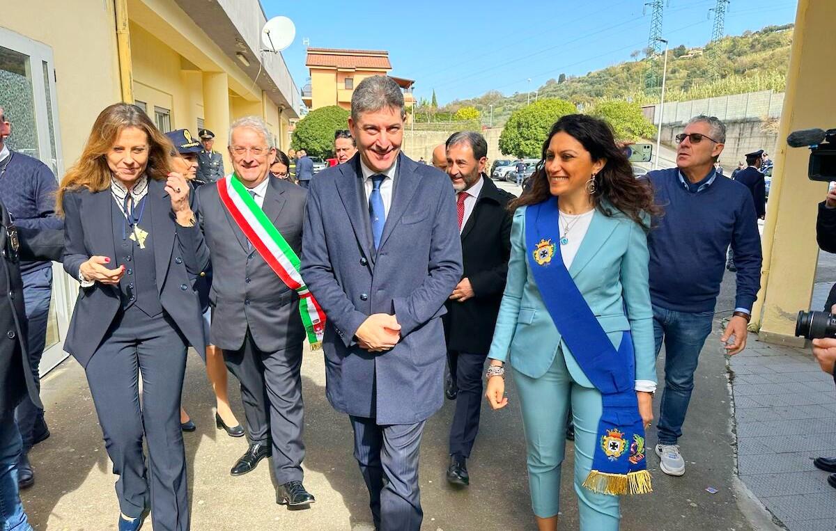 Diamante, cittadinanza onoraria al capo della Polizia Pisani - 