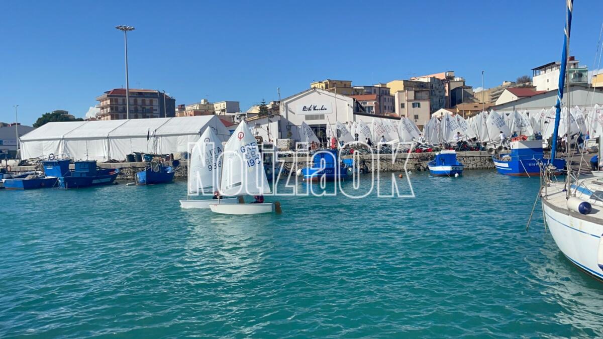 Carnival Race 2024 - Vento propizio per i baby velisti a Crotone - 
