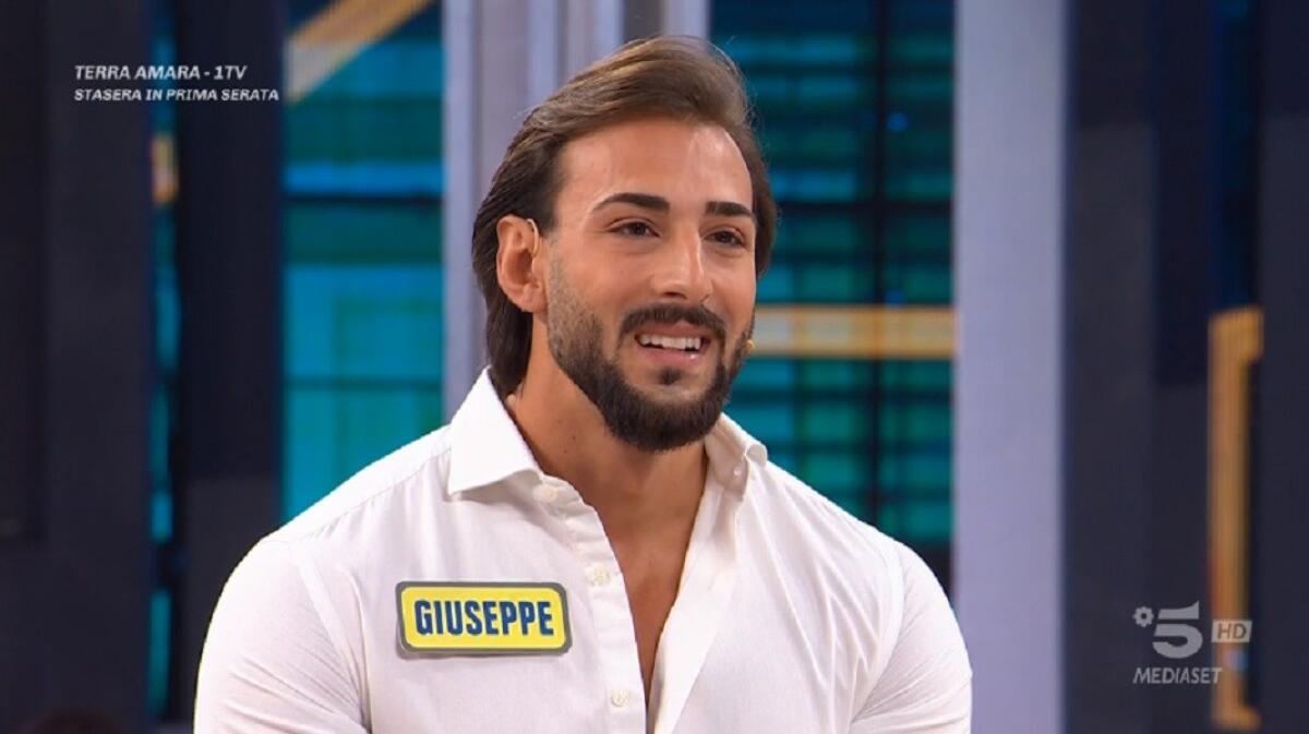 Il crotonese Giuseppe Clausi ad Avanti un altro: «Spero che questa esperienza mi porti fortuna» - 