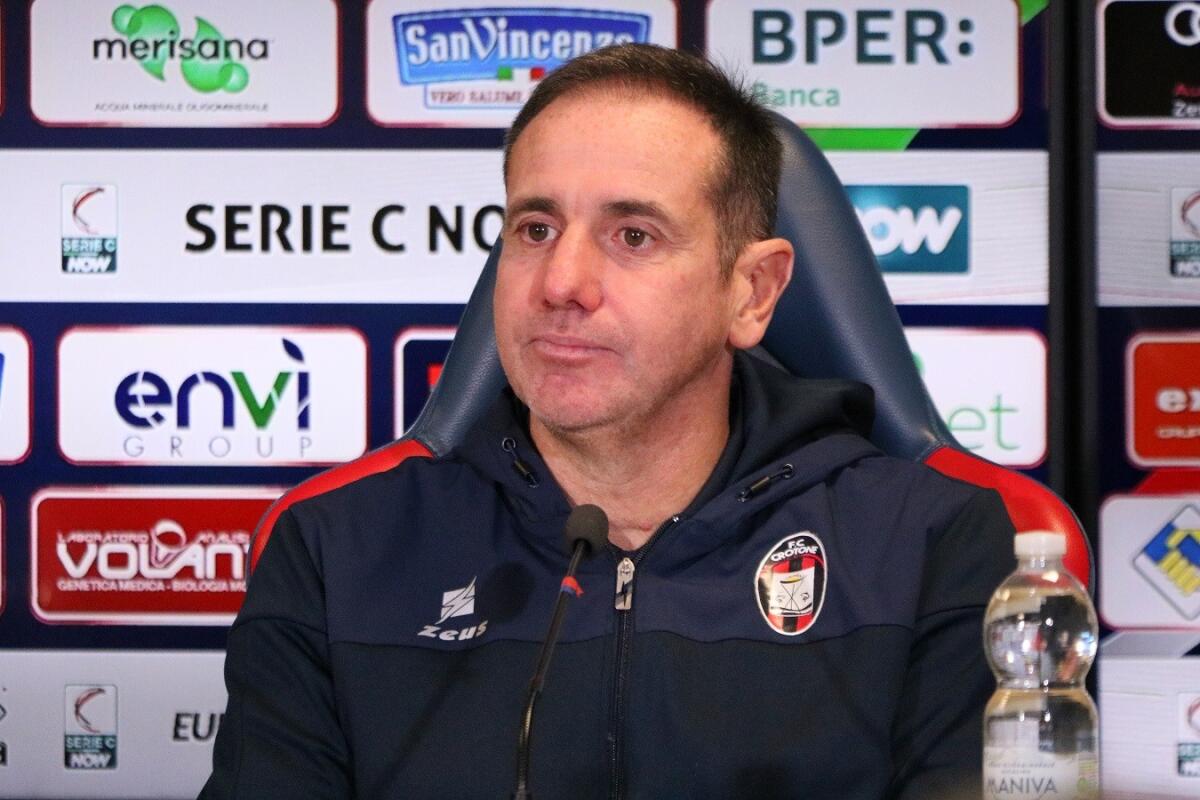 Il Crotone di nuovo in trasferta, Zauli: "Voglio vedere la determinazione, con meno errori possibili" - 