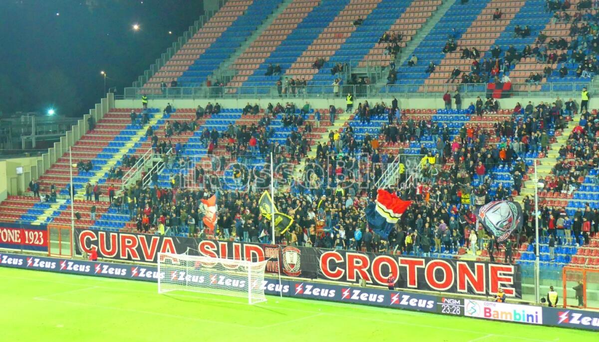 #CrotoneBenevento | Un'assenza in difesa nel match dello Scida - 