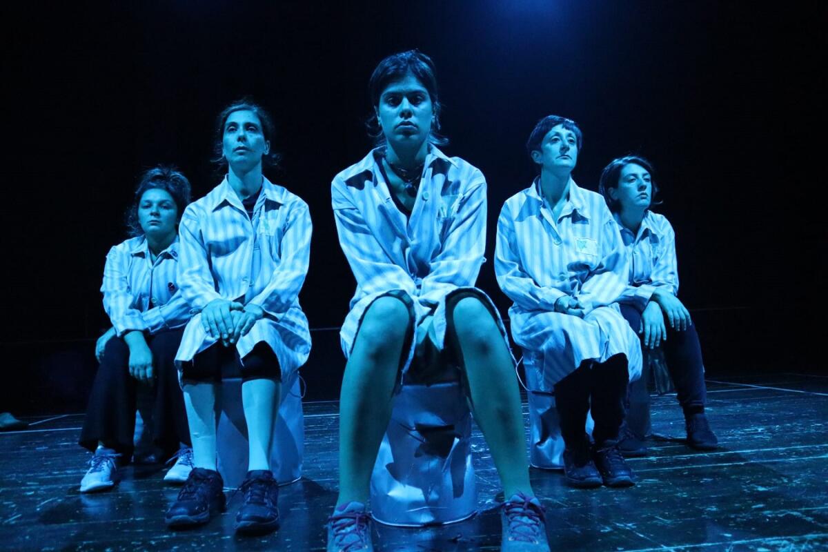 Mese della memoria: al Teatro Rendano lo spettacolo “Vuoti di memoria” - 