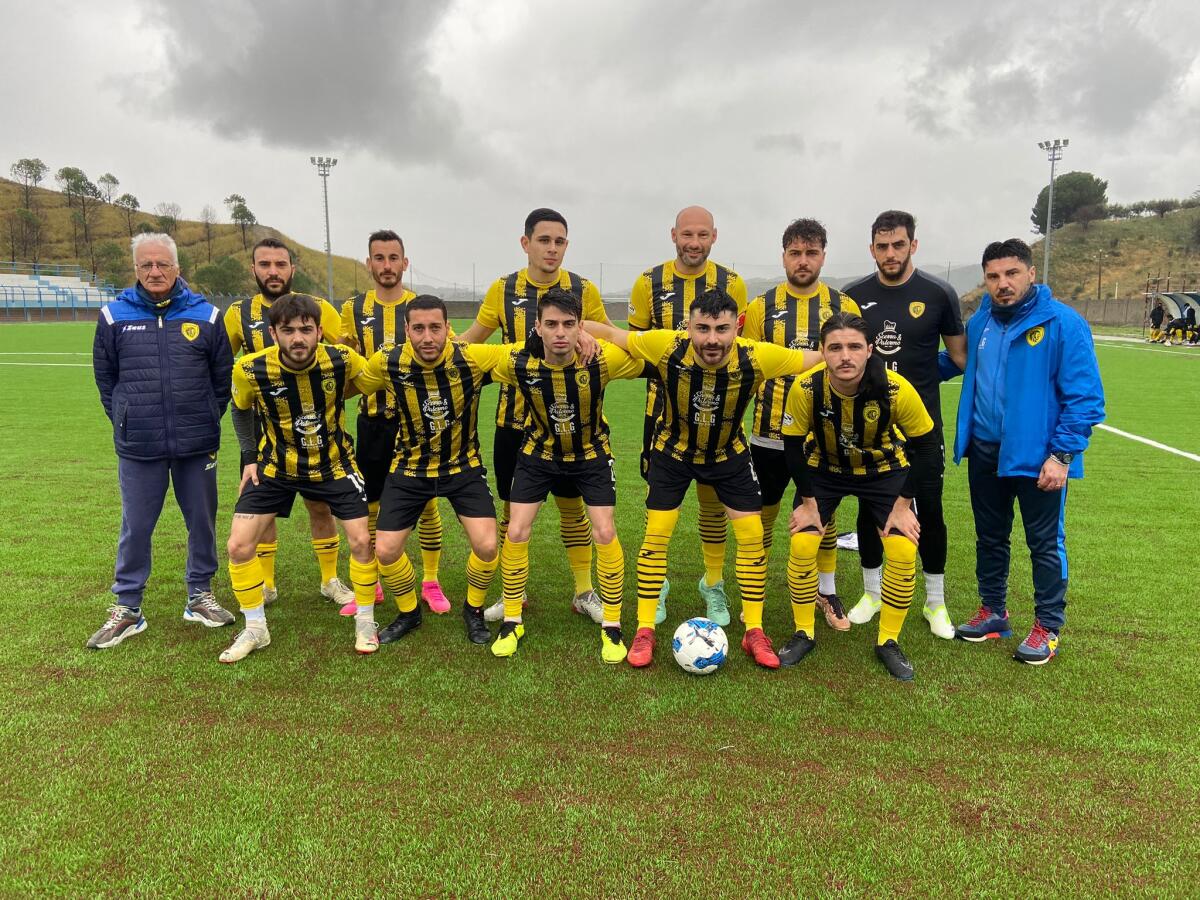 Prima Categoria - L'Aek Crotone sale nuovamente in cattedra, al Cirò Marina il derby contro il San Mauro - 