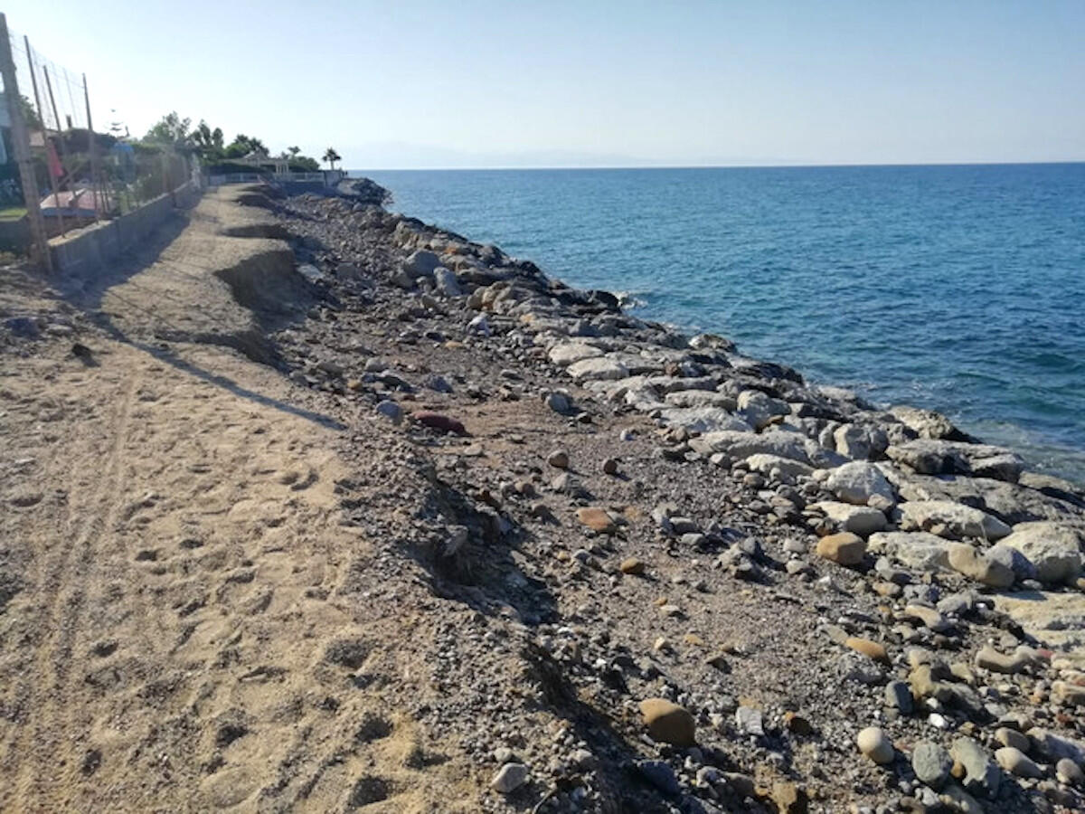 Crosia, al via la storica azione di ripascimento costiero di Pantano - 