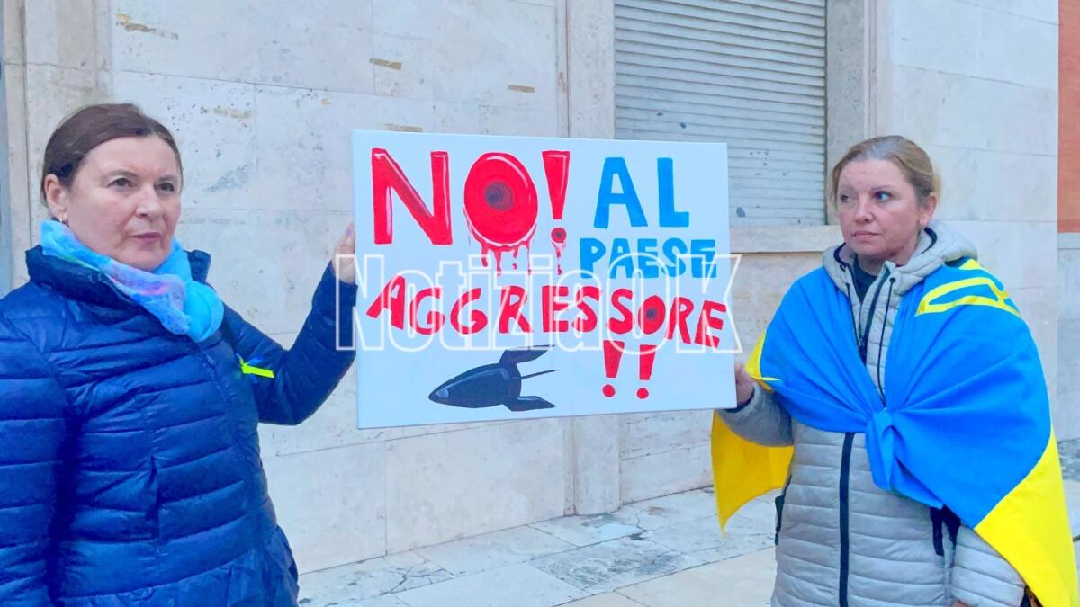 Crotone - In Piazza contro le bombe - 