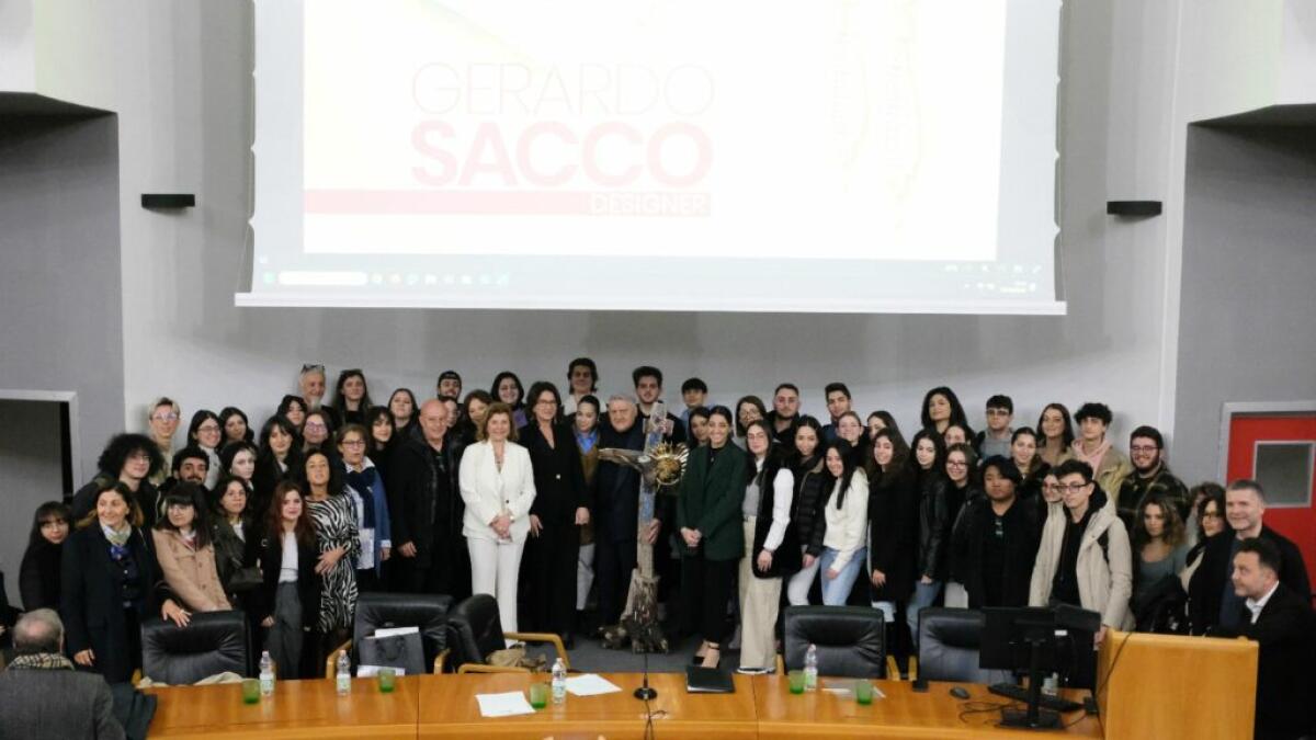 Tra tradizione e innovazione, Gerardo Sacco incanta gli studenti della Mediterranea - 