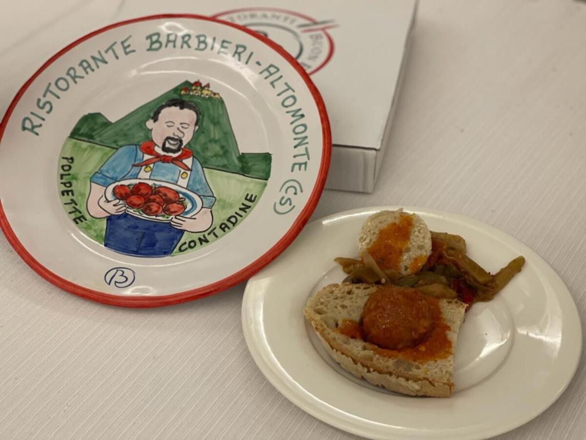 Ad Altomonte collezionisti del Piatto Buon Ricordo - 