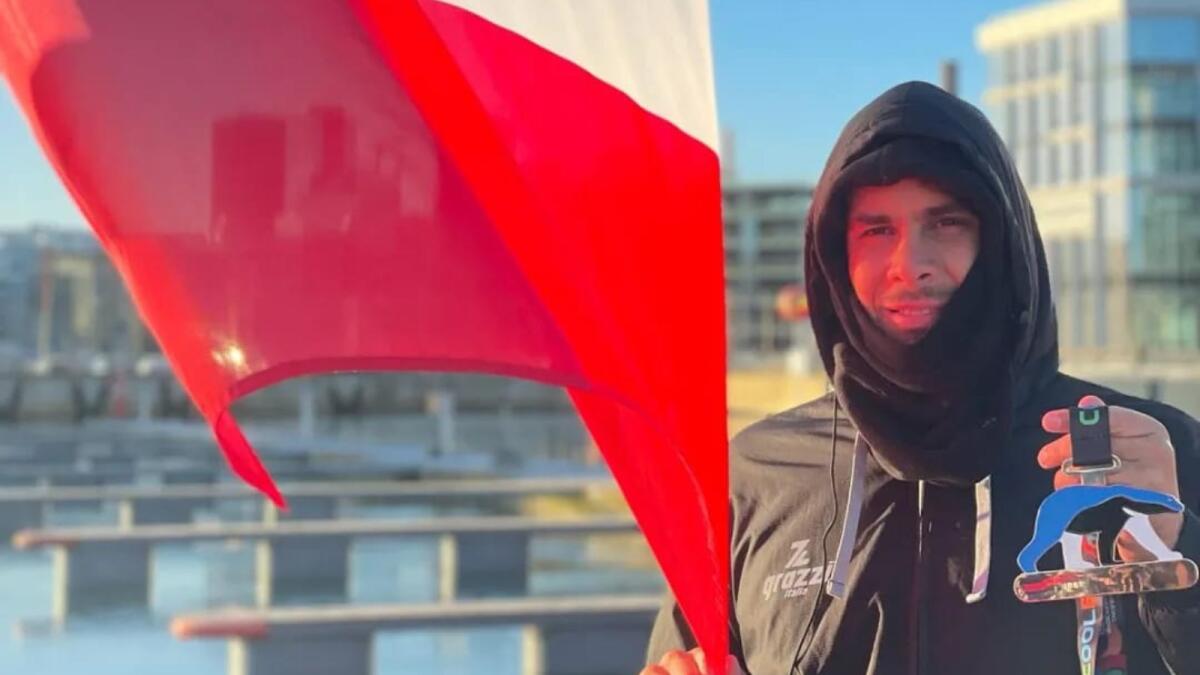 Nuoto in acque gelide: il cosentino Egor Tropeano campione del mondo 200 rana - 