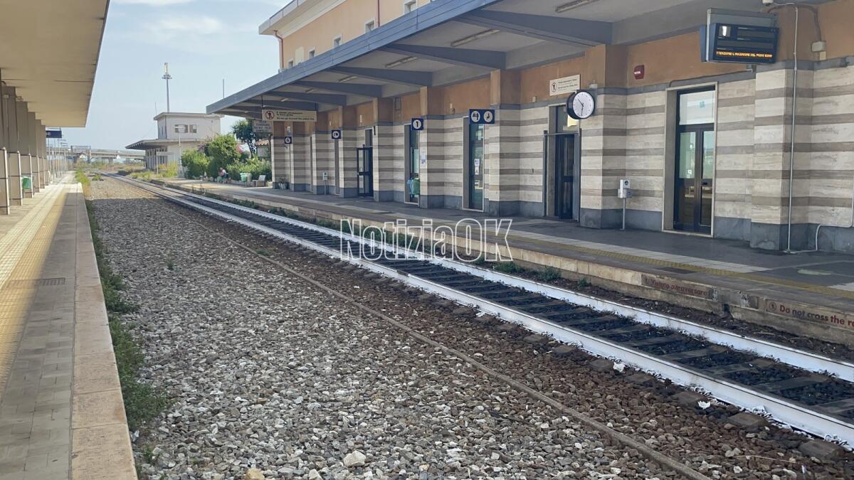 Elettrificazione sulla tratta jonica Crotone-Catanzaro Lido: i lavori entrano nel vivo - 