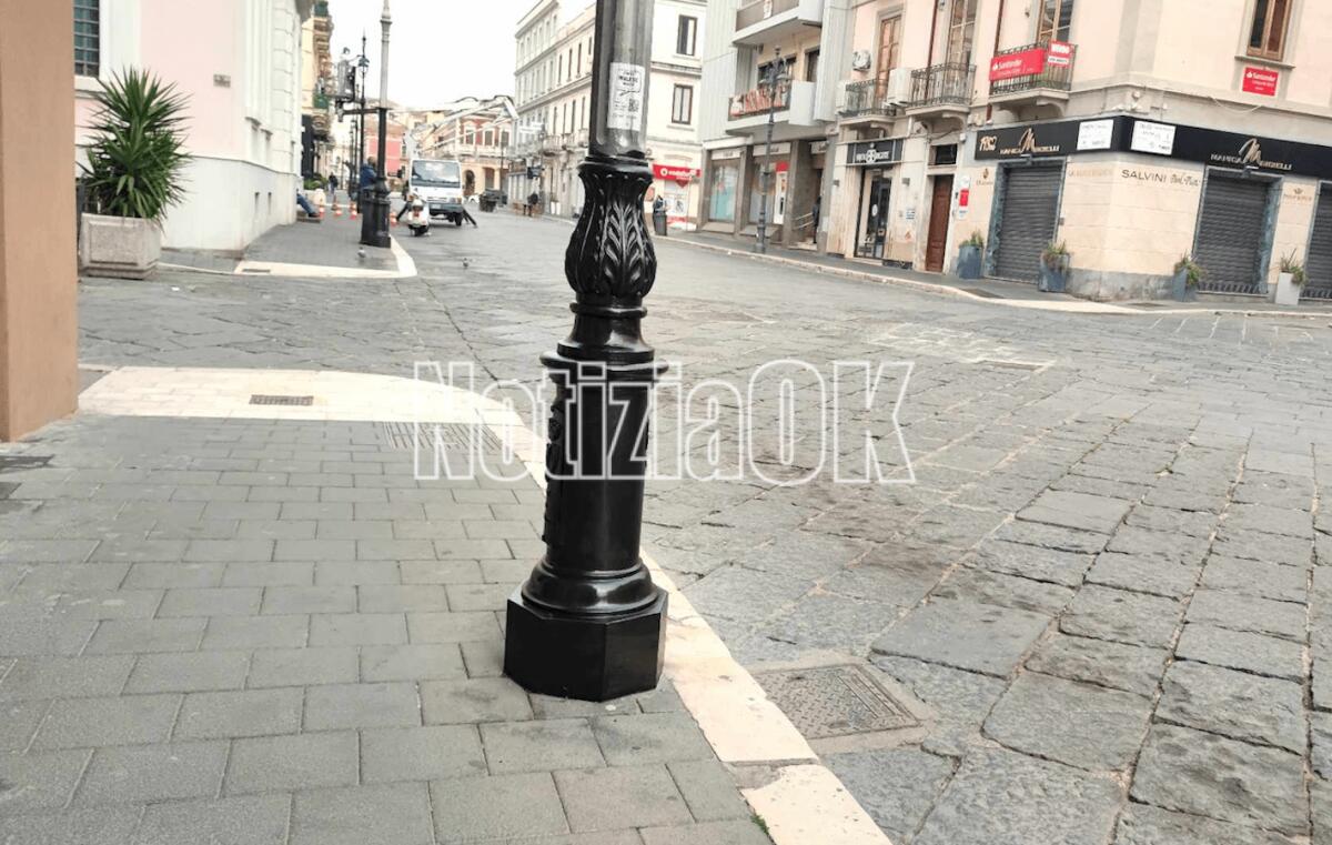 Crotone, nuovo look per gli arredamenti lungo via Vittorio Veneto - 