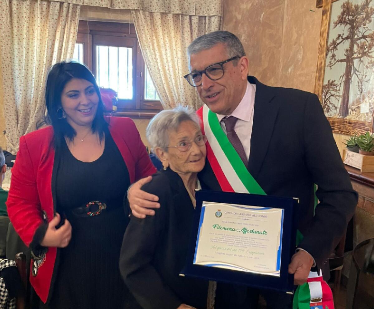 Cassano all'Ionio, 100 anni e non sentirli: traguardo per la Sig. Filomena Affortunato - 