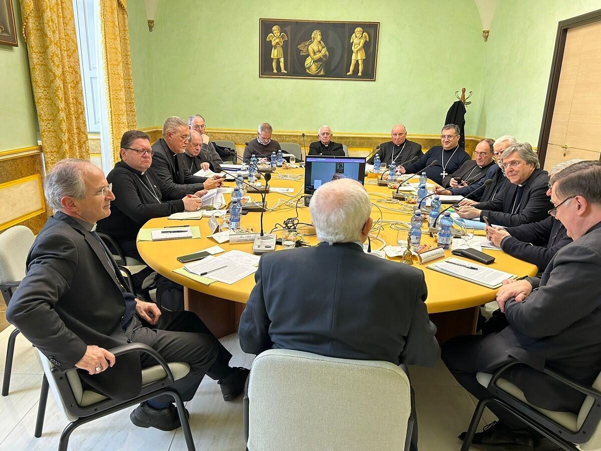 Intimidazioni a monsignor Nostro, i vescovi calabresi: "L'opera della Chiesa non si ferma" - 