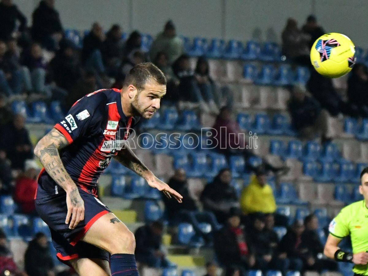 #CrotoneLatina | 24 giocatori convocati allo Scida: lunga lista di infortunati - 