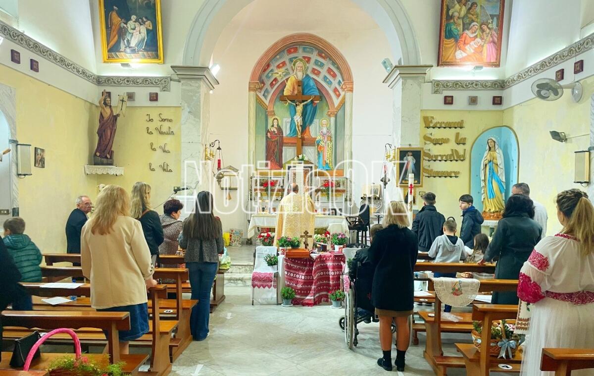 Pasqua, a Crotone la preghiera degli ucraini per la pace - 