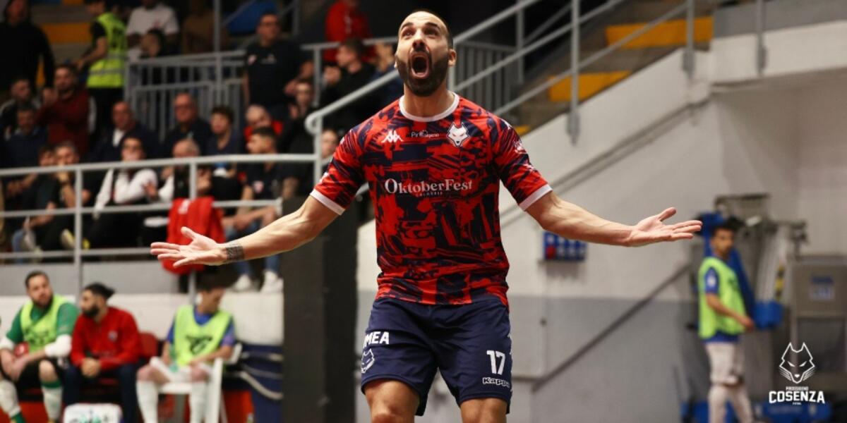 Calcio a 5 - Brilla la Pirossigeno Cosenza, 8-4 al Pomezia e scatto salvezza - 