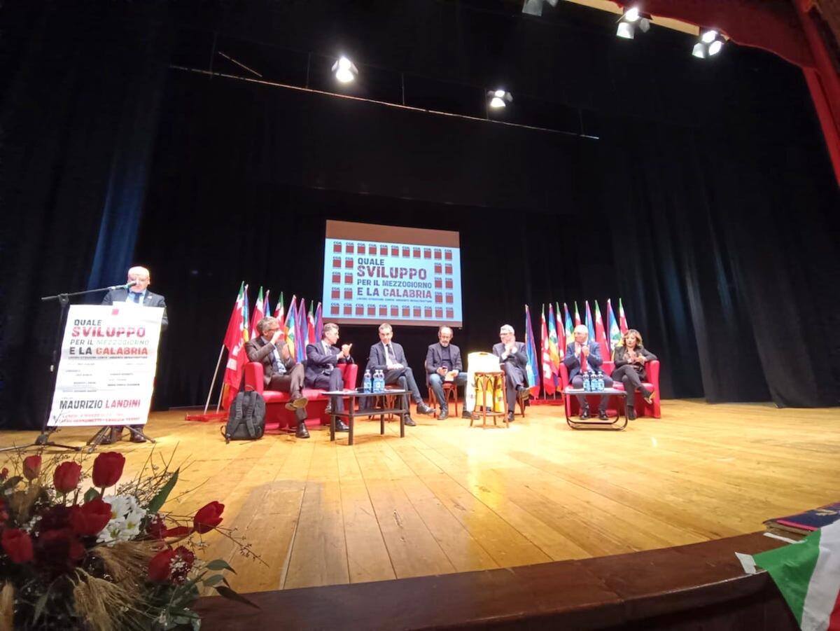 Cgil, Landini in Calabria - Scalese: "Solo un lavoro con diritti garantiti permette di rivendicare sicurezza" - 