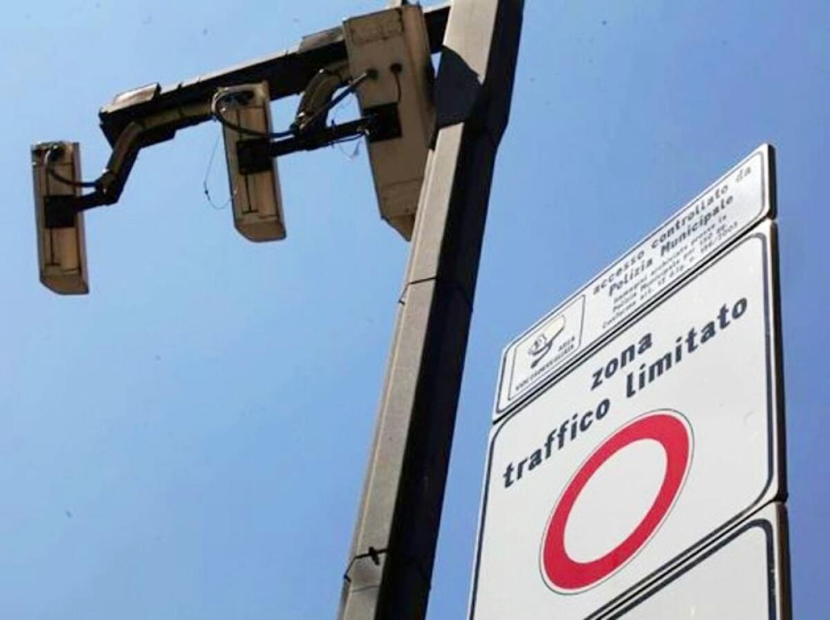 Cosenza - Varco elettronico anche su Via Adua - 