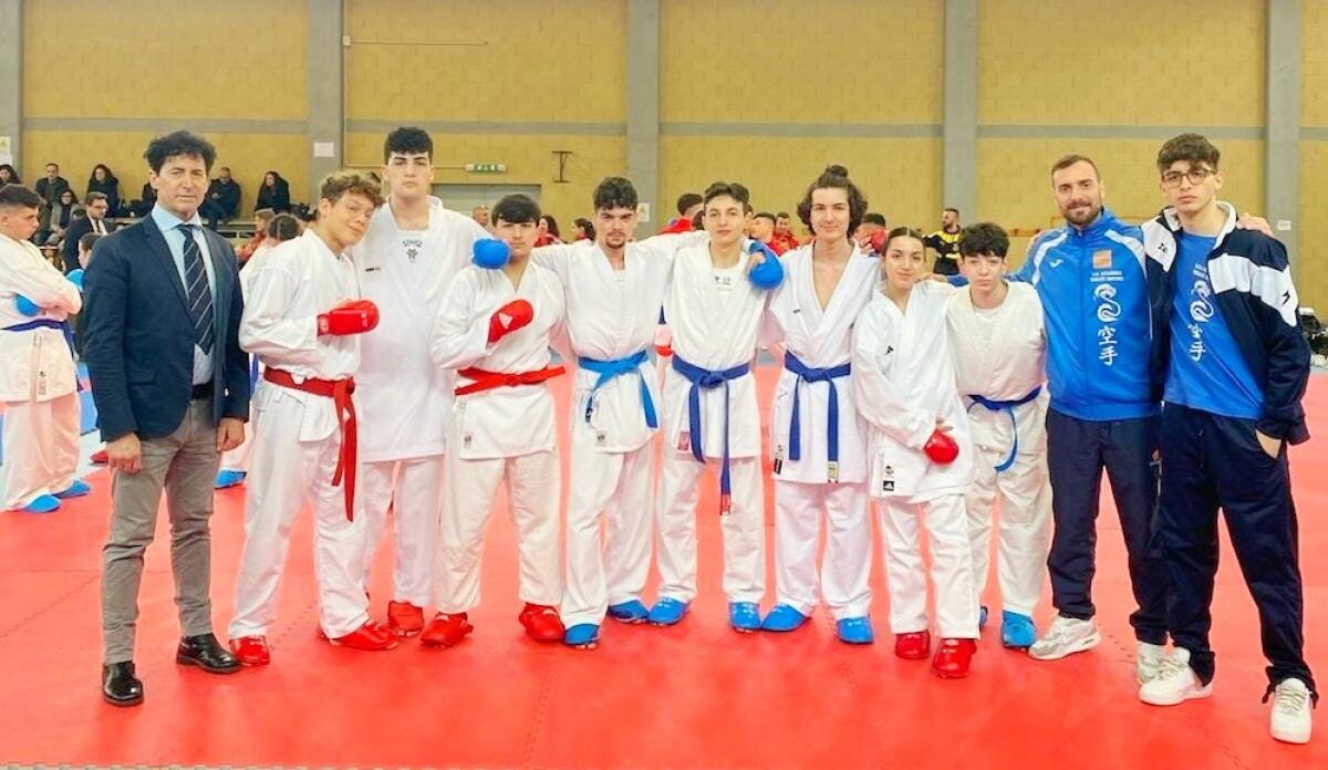 Karate: Akc Crotone prima anche nei juniores con 4 ori, argento e bronzo - 