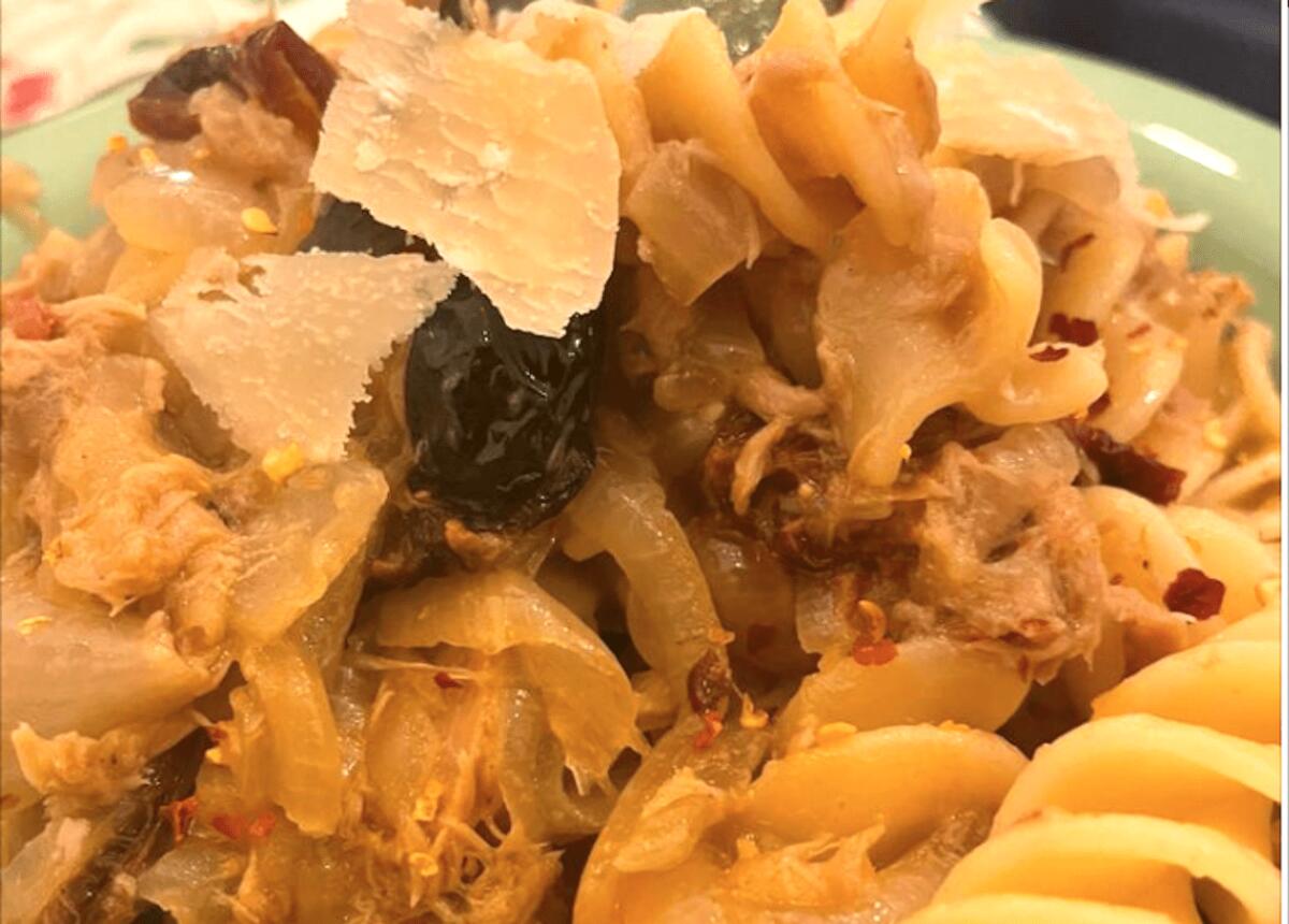 Le Ricette di Patrizia: Semplicità  in tavola con i fusilli grandi con cipolla e tonno - 