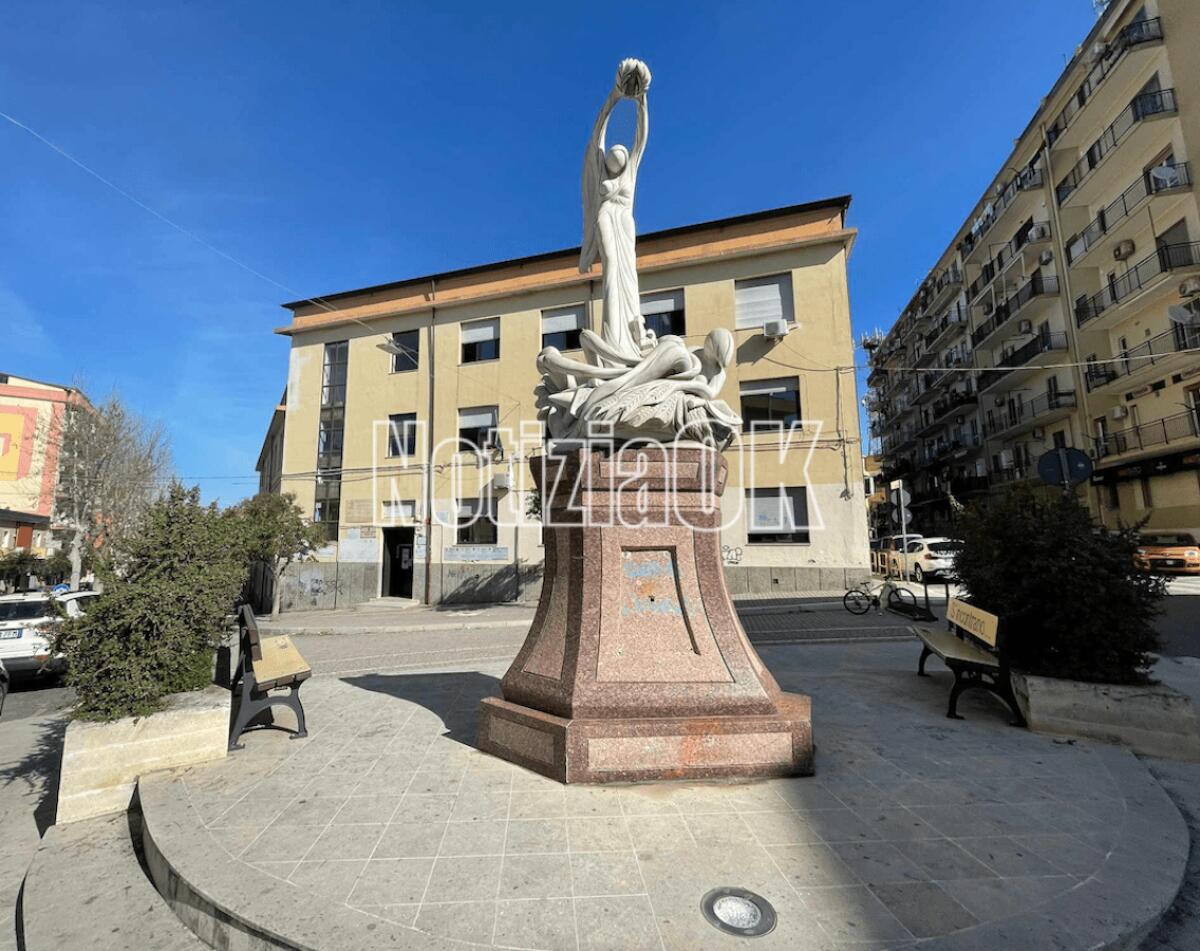 Nei quartieri di Crotone: in via Venezia c'è un monumento dimenticato - 