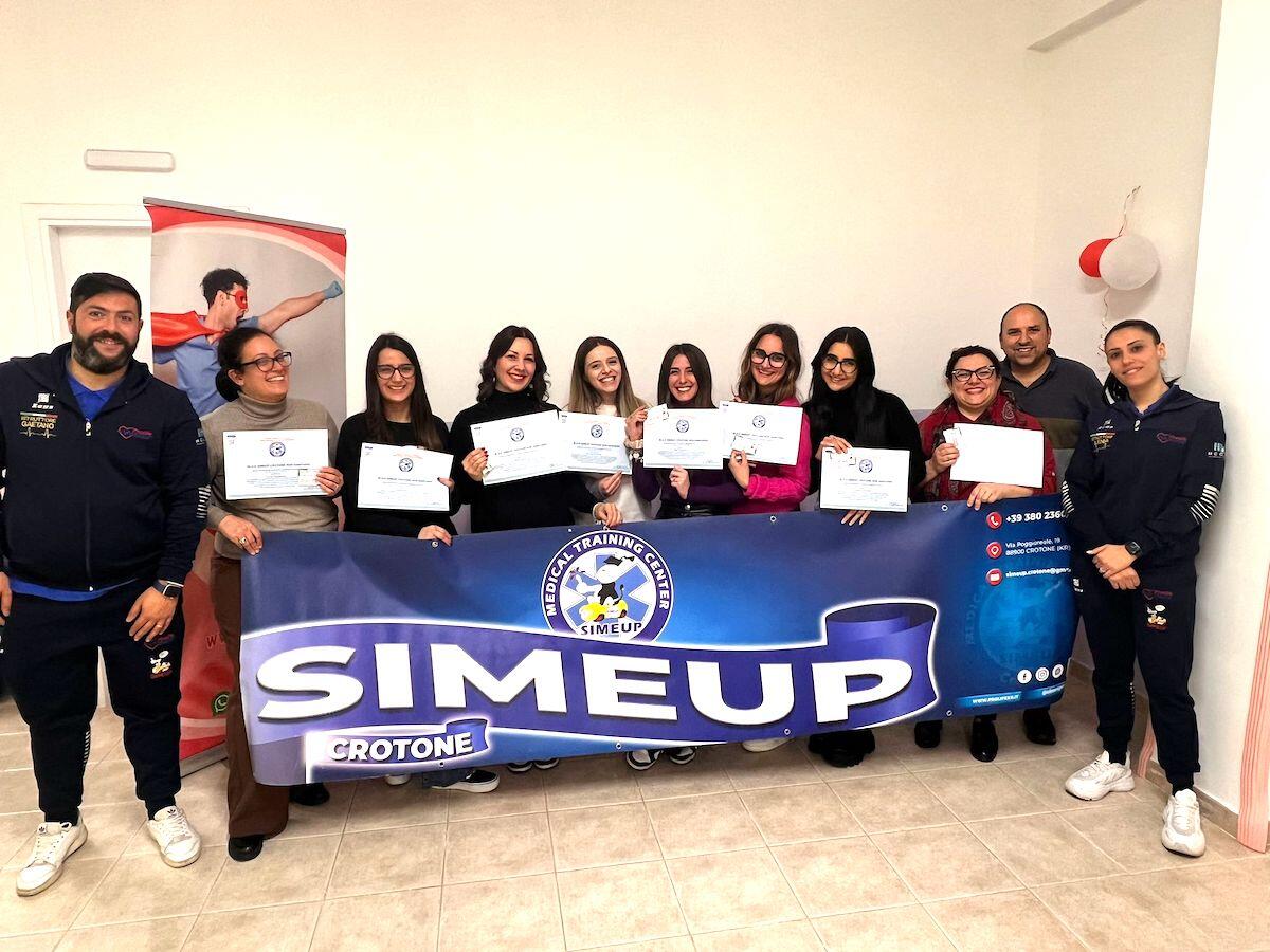La formazione del Simeup Crotone arriva all'Associazione ”Le Coccinelle" - 