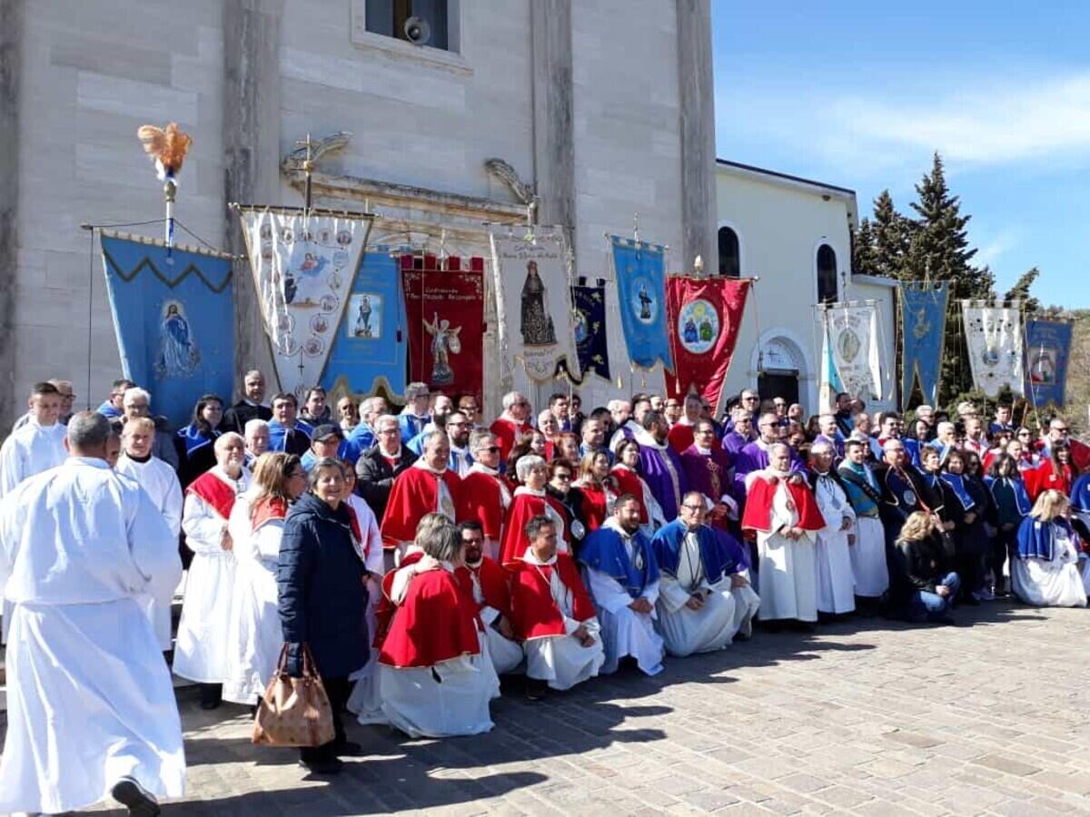 (Foto) Mesoraca, giornata della spiritualità delle Confraternite della Calabria al Santuario dell'Ecce Homo - 