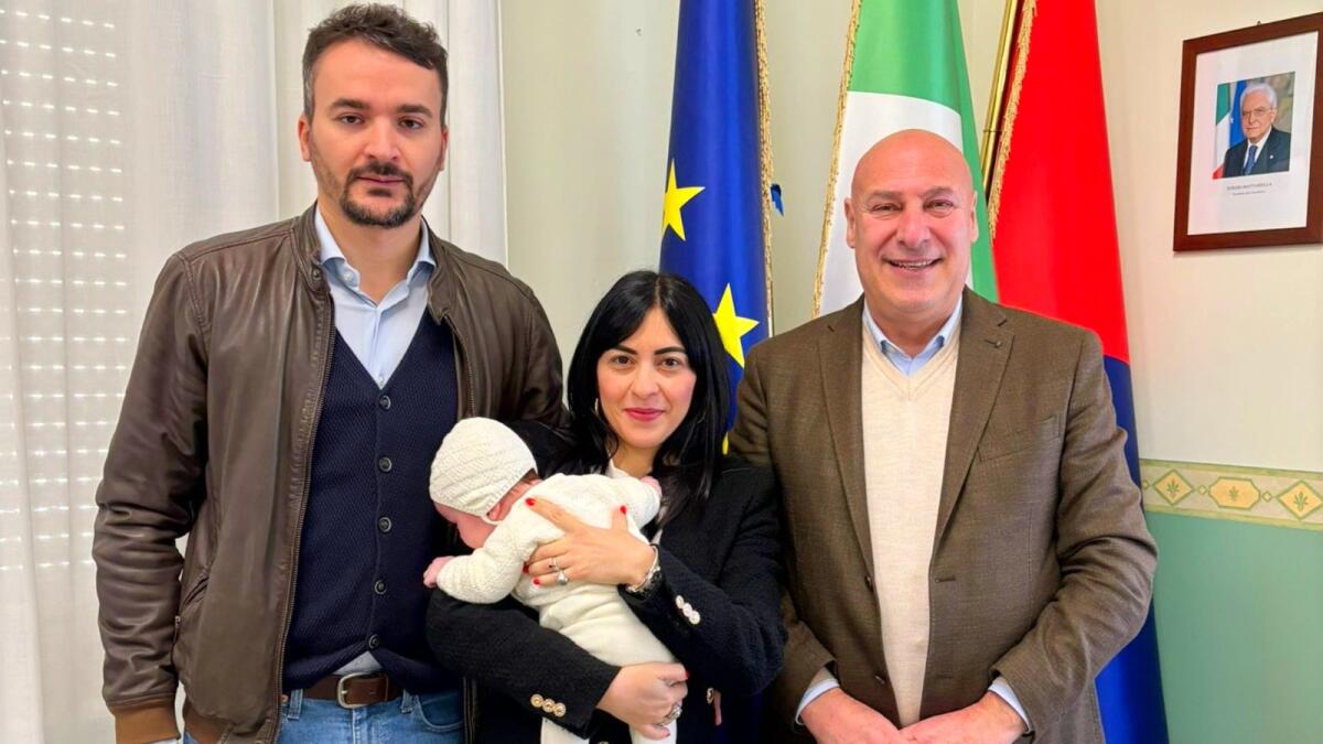 Crotone accoglie Elena, la prima nata del 2024 - 