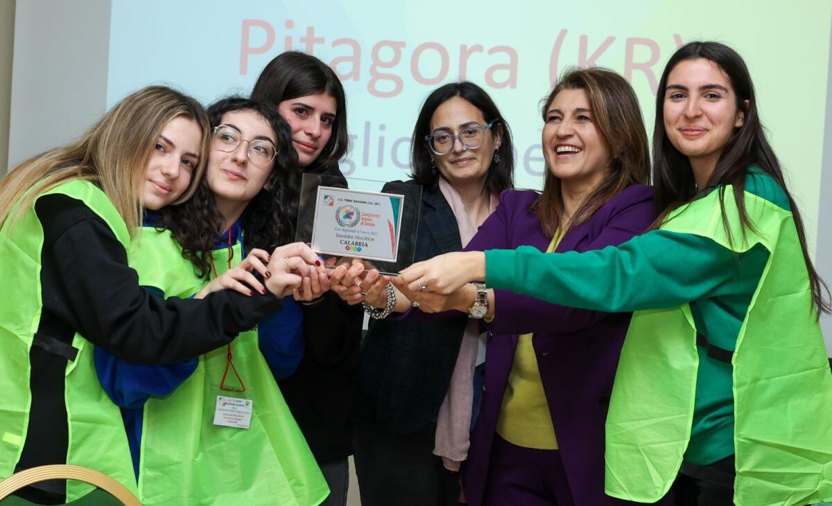 Debate, adesso il Liceo Classico Pitagora vola al Campionato Nazionale - 