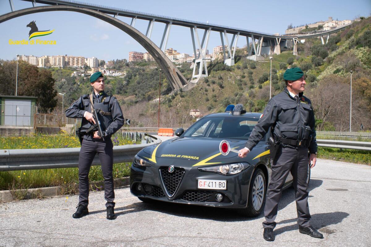 Sanità - Due dirigenti nel mirino della Finanza per danno erariale - 