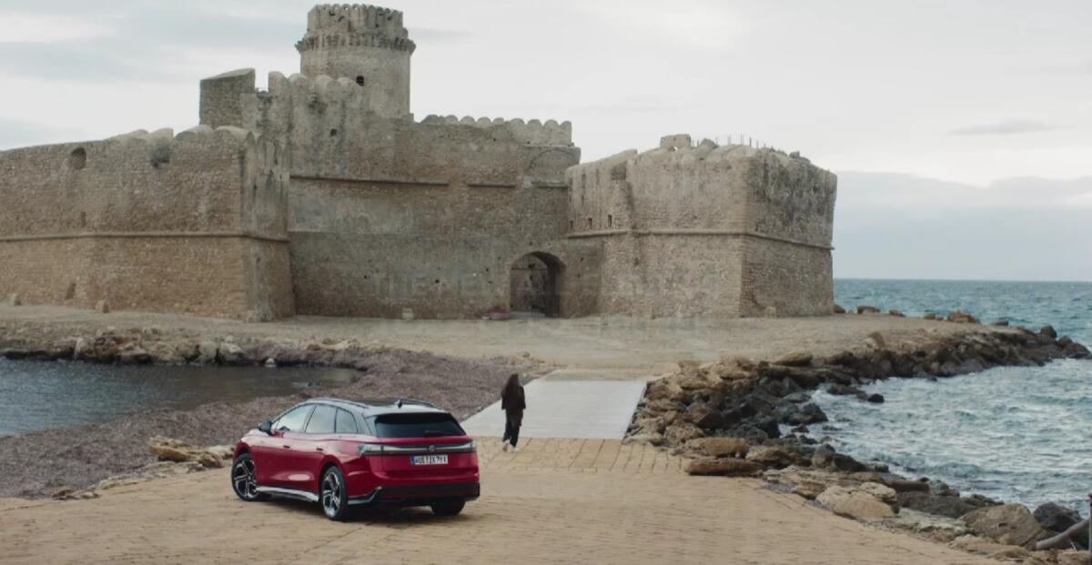 Le Castella alla ribalta internazionale con Volkswagen: il territorio sui social della casa automobilistica - 