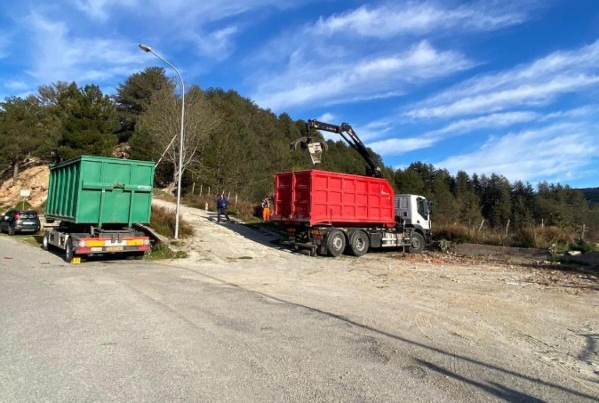 Petilia Policastro, rifiuti abbandonati nell'area San-Demetrio-Pagliarelle: completata la bonifica - 