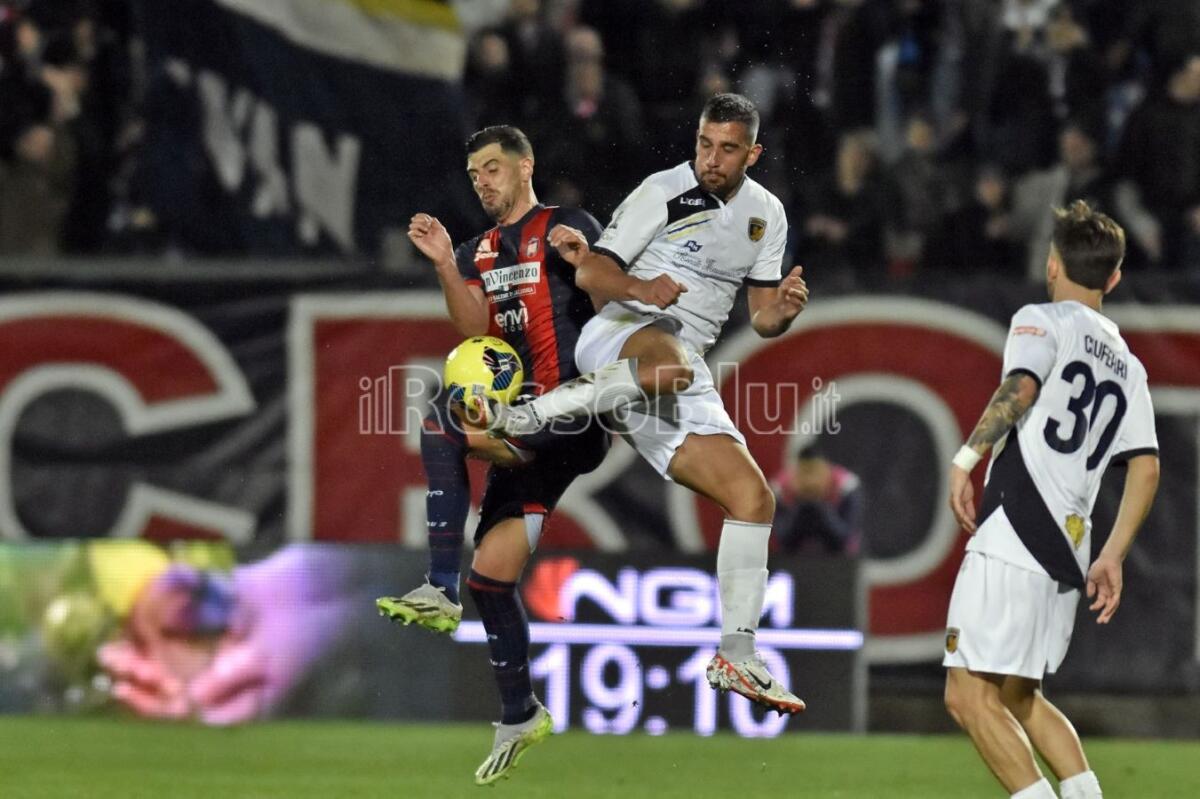 #CrotoneGiugliano 2-3 | Scegli il migliore in campo - 