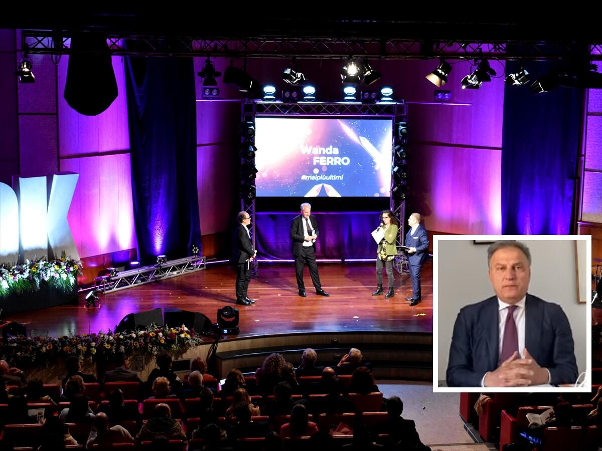 #MaiPiùUltimi – Il Sindaco di Rocca di Neto: «Cambiamo mentalità e godiamo appieno di ciò che abbiamo» - 
