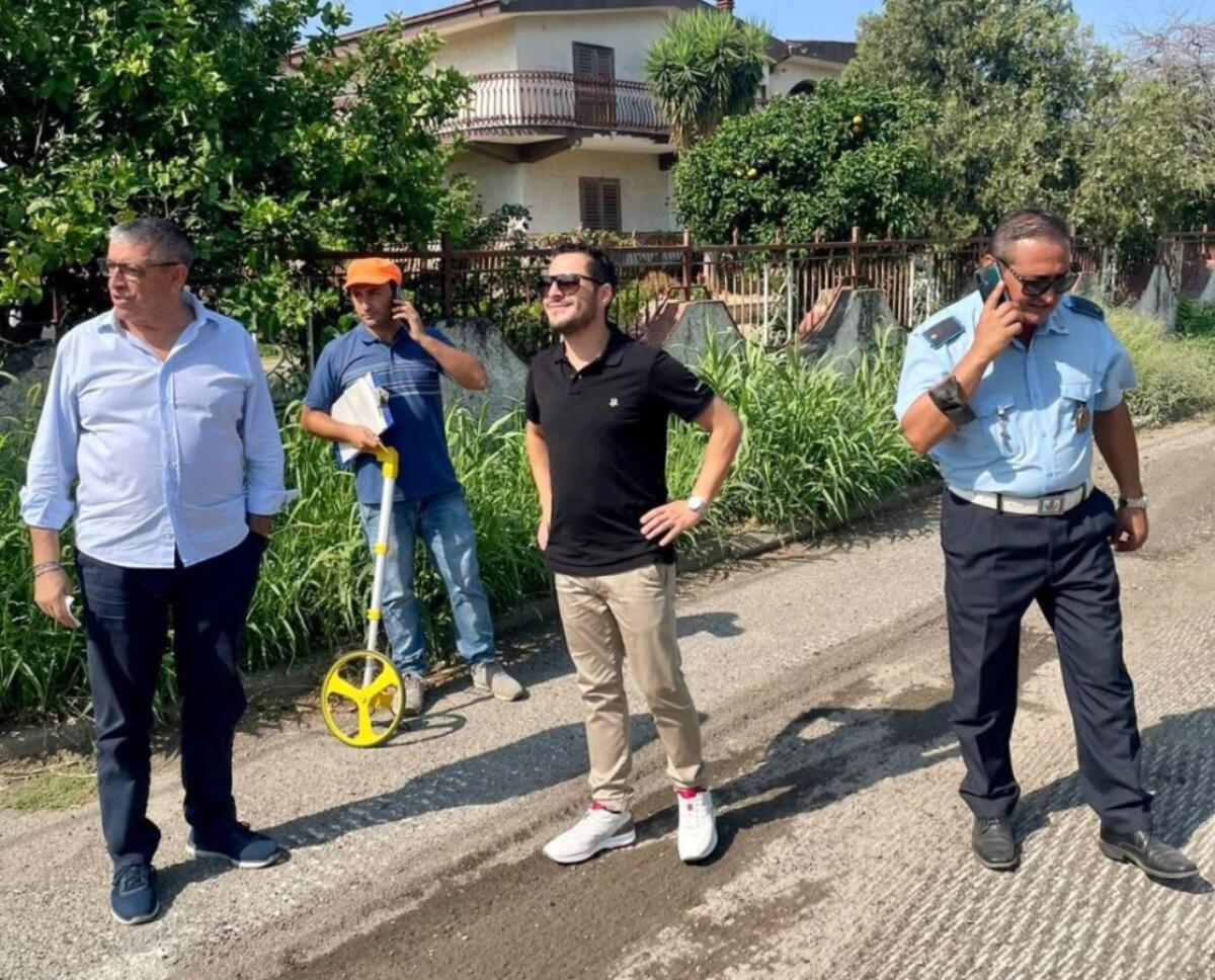Cassano all'Ionio, lavoro di bitumazione e messa in sicurezza della rete stradale - 