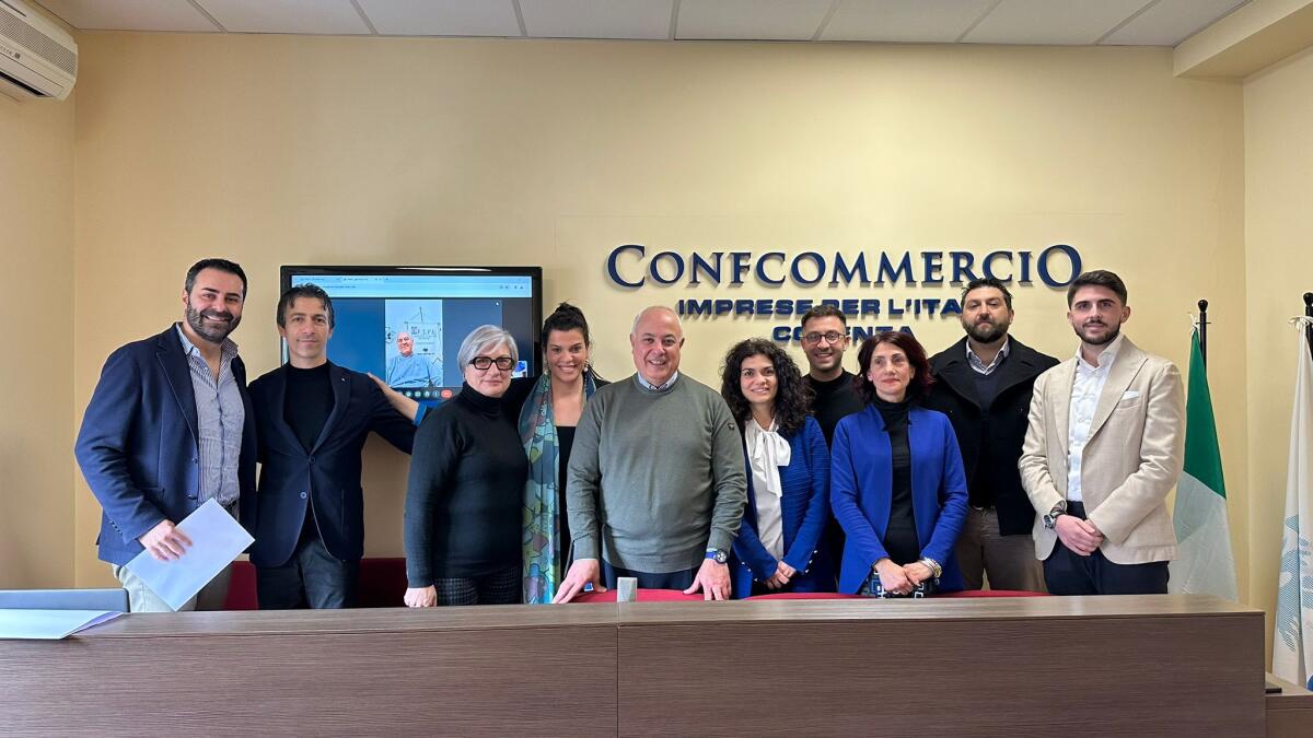Cosenza - Laura Barbieri rieletta alla presidenza di Fipe ConfCommercio - 