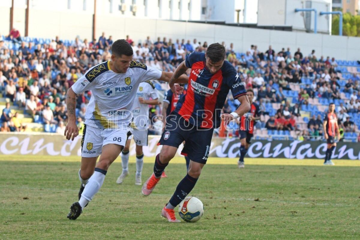 Calcio - Serie C | Corsa play-off, c'è anche il Crotone - 