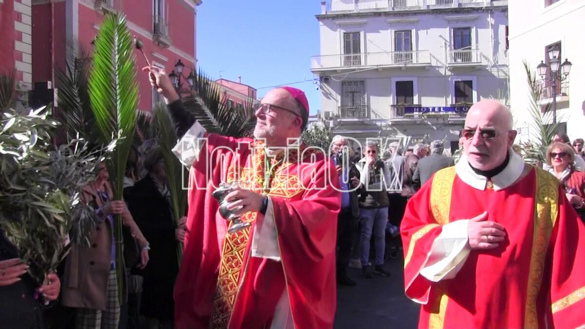 (VIDEO) Domenica della Palme in piazza: la tradizione rivive a Crotone - 