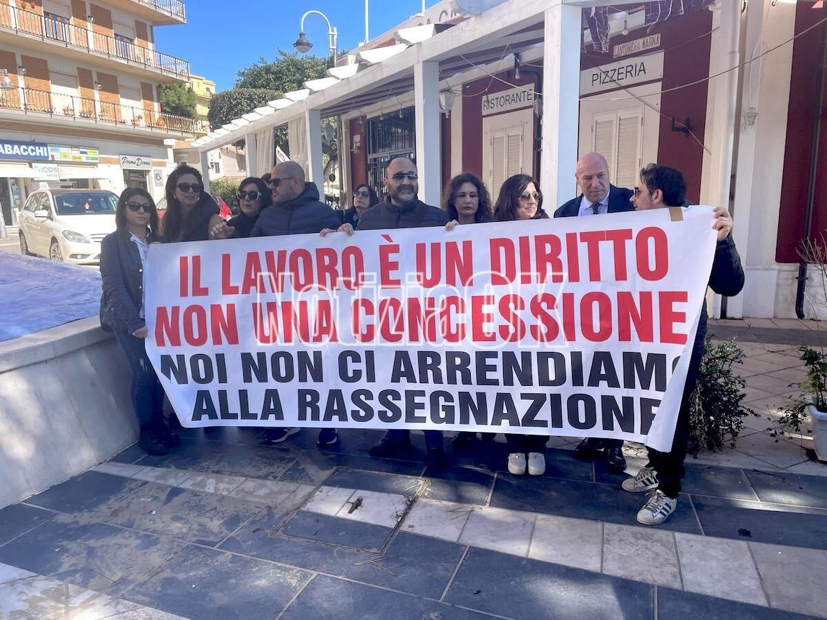 Abramo Cc, per lo sciopero nazionale sit-in davanti la Prefettura di Crotone - 