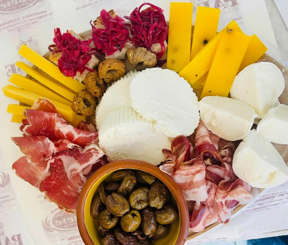 Le vie del Gusto - Un goloso tagliere di prodotti caseari - 