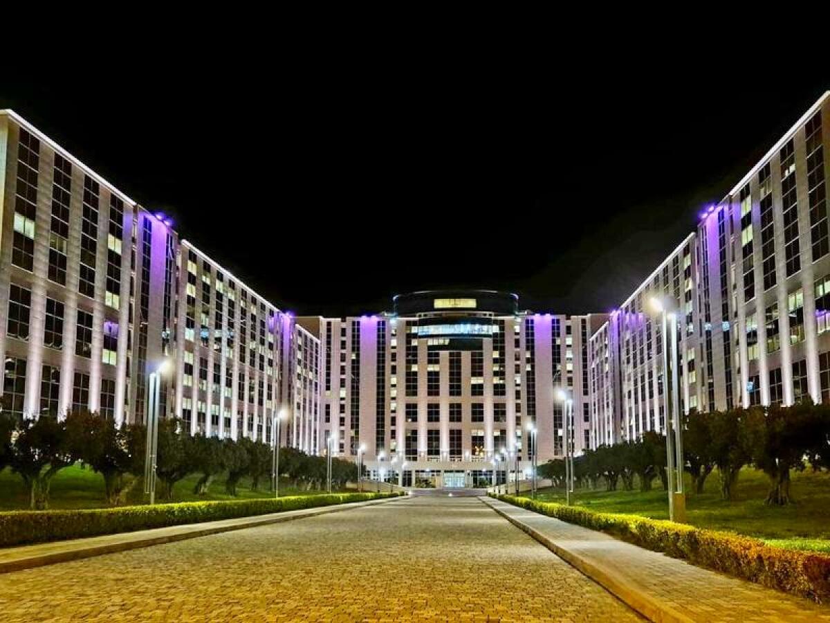 8 marzo, la Cittadella Regionale si illumina di rosa - 
