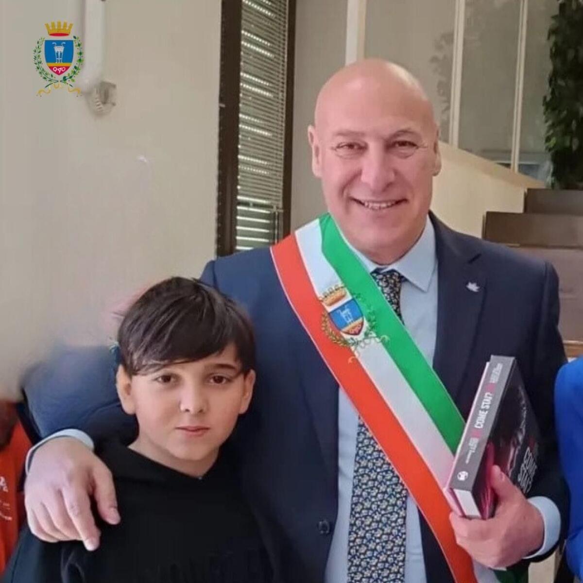 Crotone - Il giovanissimo Giovanni nominato Alfiere della Repubblica - 
