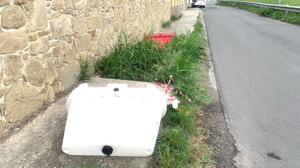 Nei quartieri di Crotone: Via Inghilterra, dove passeggiare è un rischio - 