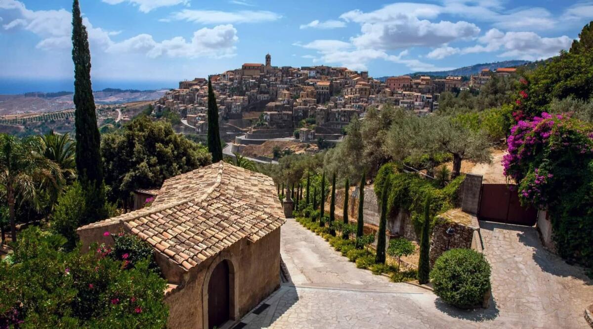 Badolato sfiora la vittoria a Il Borgo dei Borghi. Occhiuto: «La nostra regione conquista il cuore degli italiani» - 