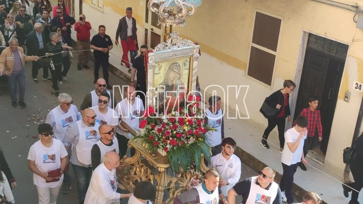 Isola di Capo Rizzuto, entra nel vivo la festa della Madonna Greca 2024 - 