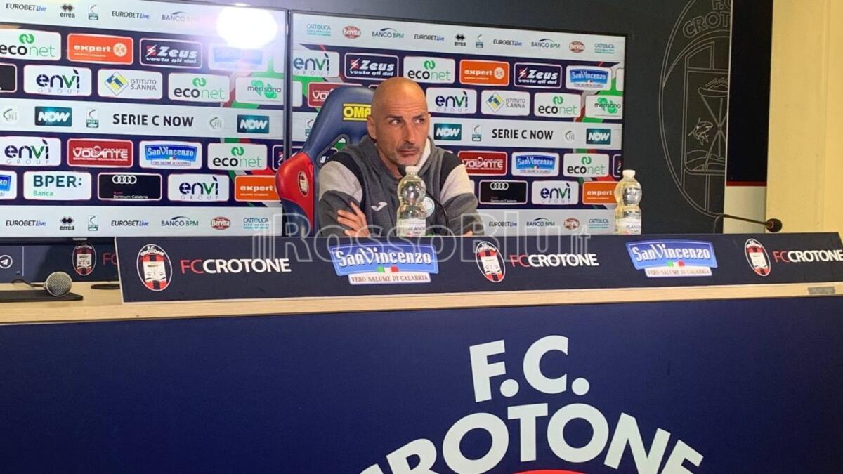 #CrotoneMonopoli 3-1 | Mister Taurino: "C'è grande amarezza, dovevamo gestire meglio la gara" - 