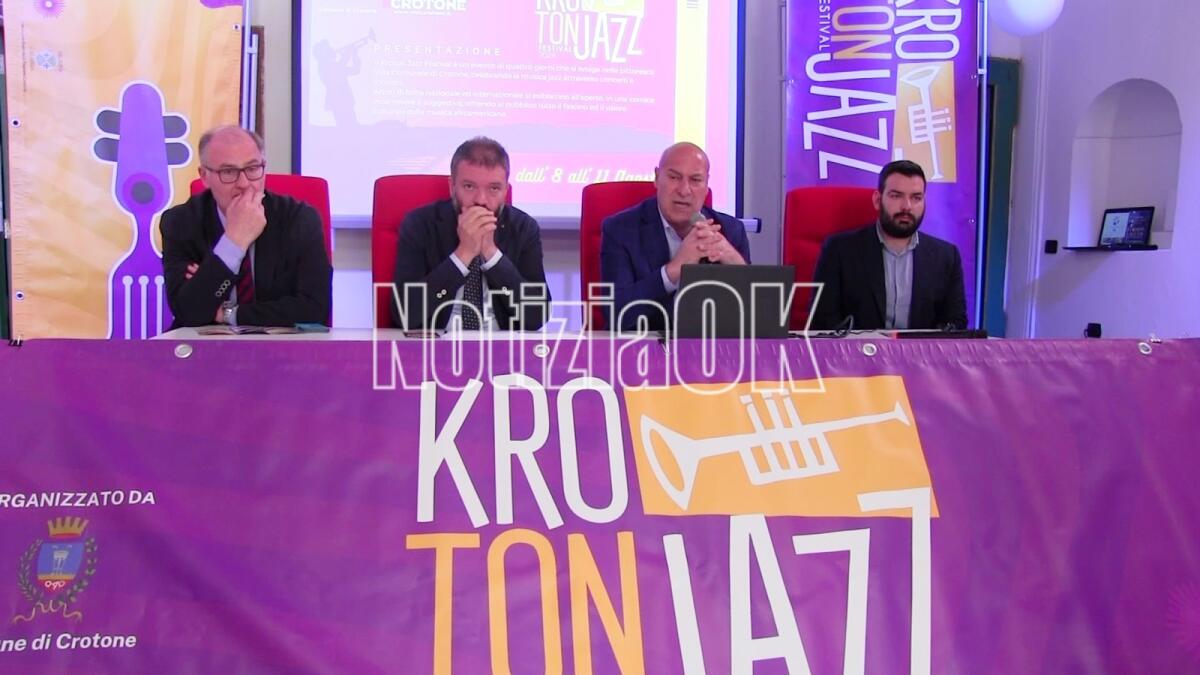 Ad aprire il Kroton Jazz Festival ci sarà Tosca - Francesco Vignis, Sandro Cretella, Domenico Lo Guarro